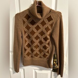 Turtle neck sweater